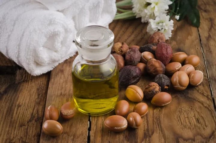 زيت طبيعي للوجه — العناية بالبشرة بالزيوت النباتية